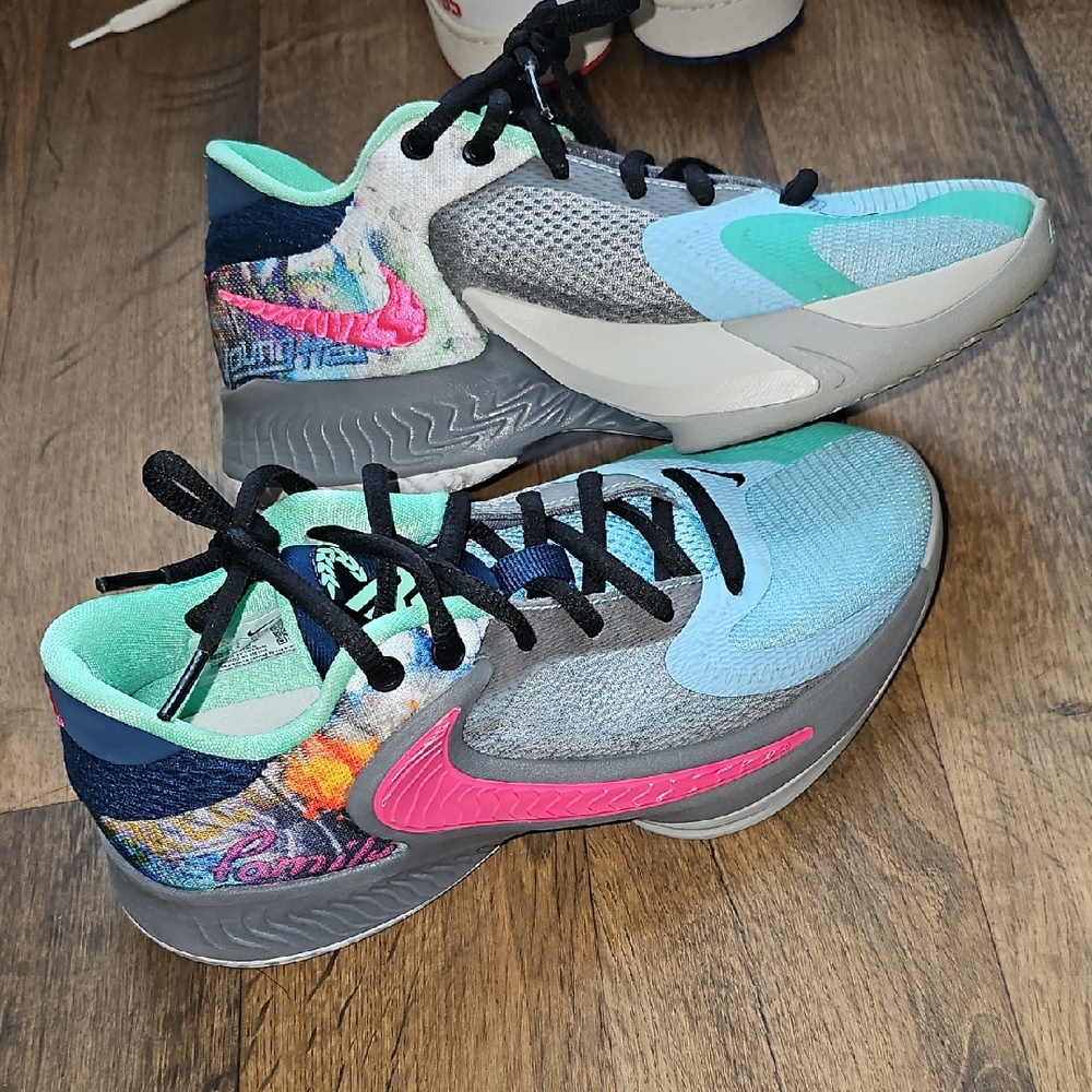 Nike Kids Sneakers in Blue and Pink